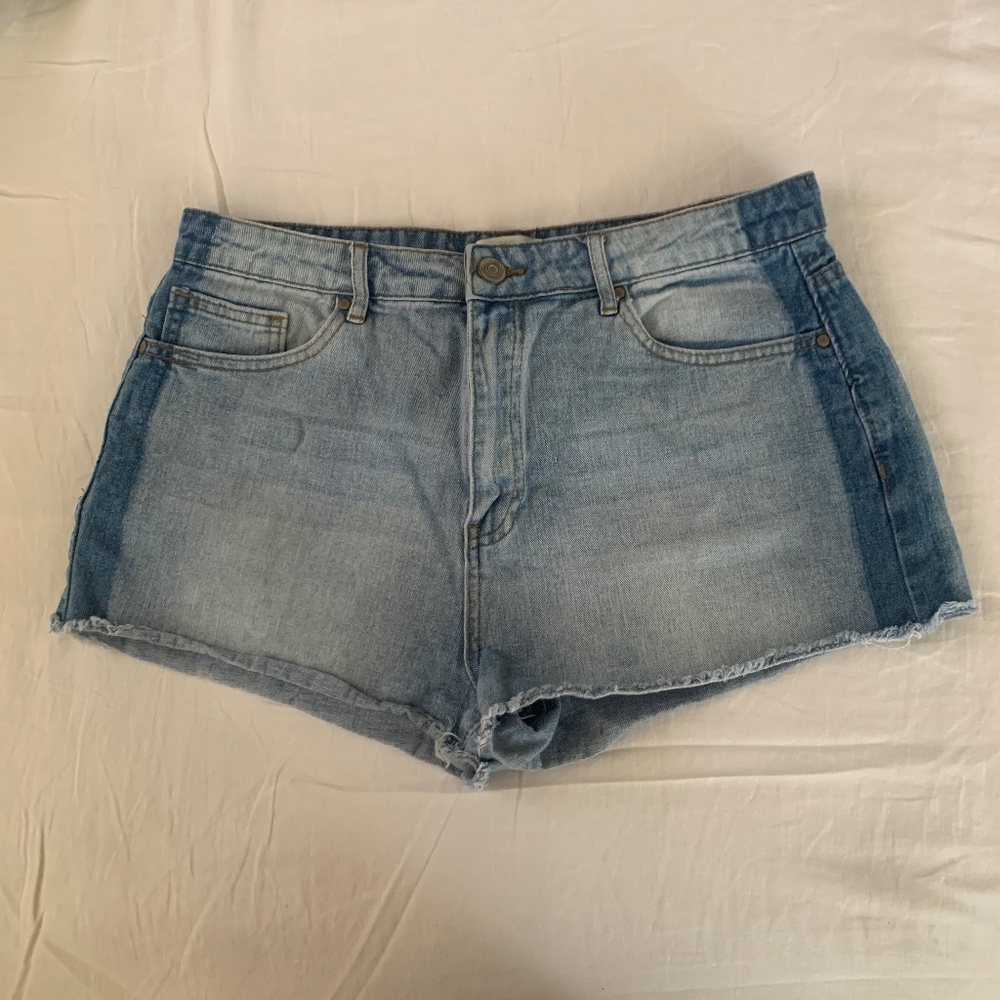 Forever 21 Denim Shorts Size 31/14